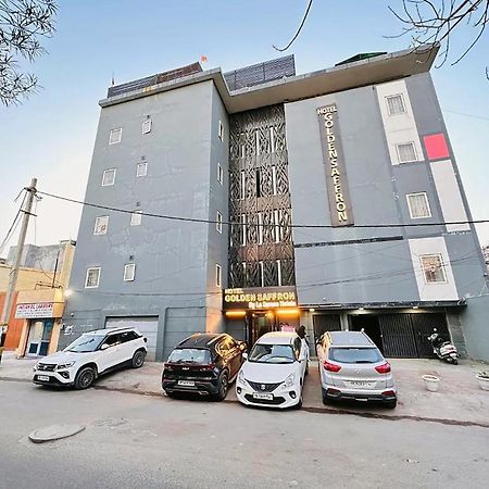 Hotel Golden Saffron By Qotel-Punjabi Bagh Нью-Дели Экстерьер фото