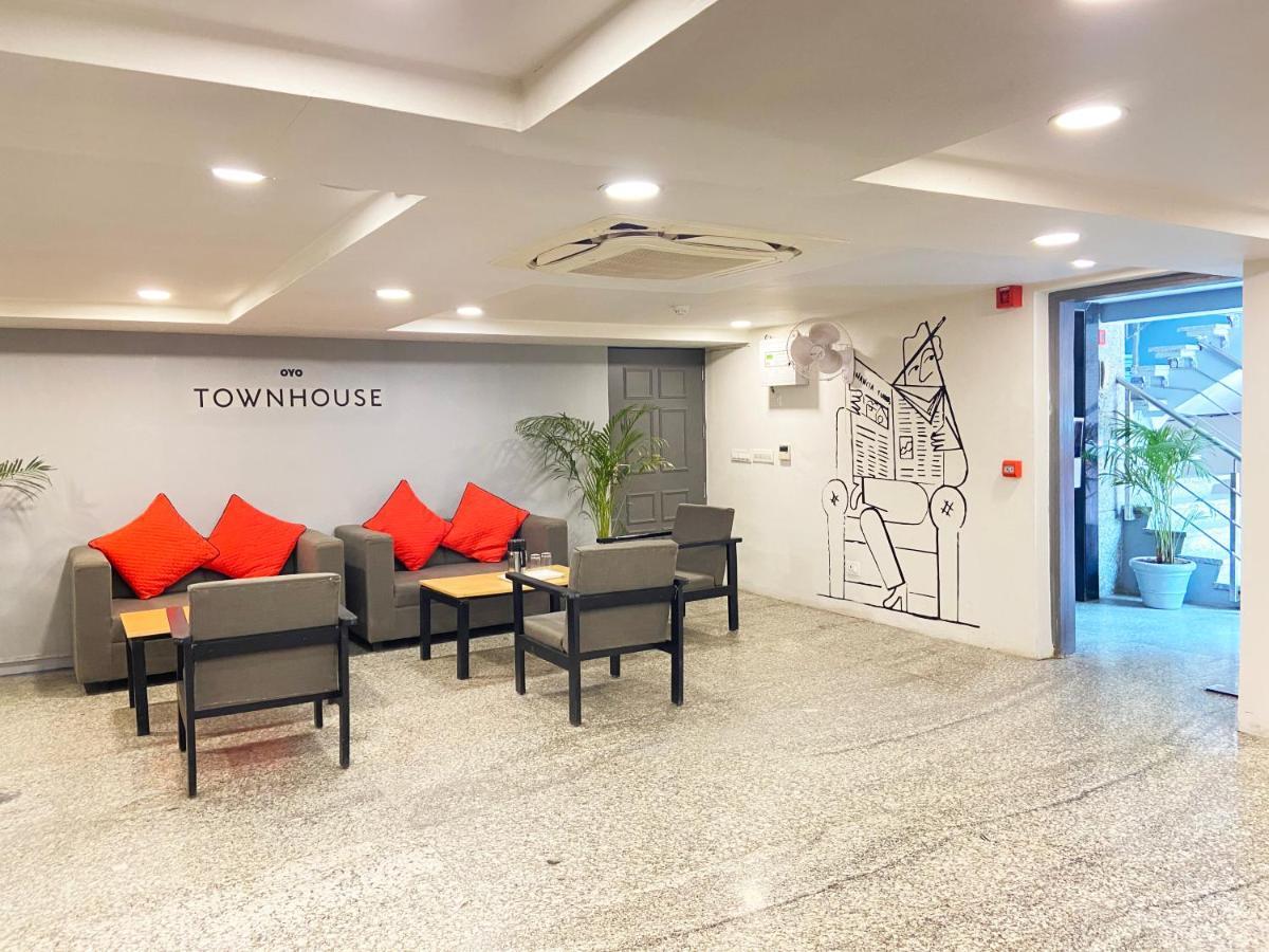 Hotel Golden Saffron By Qotel-Punjabi Bagh Нью-Дели Экстерьер фото