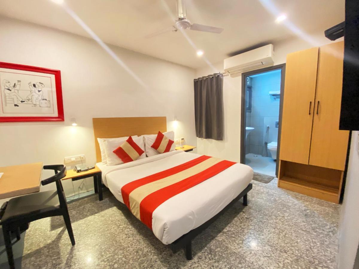Hotel Golden Saffron By Qotel-Punjabi Bagh Нью-Дели Экстерьер фото