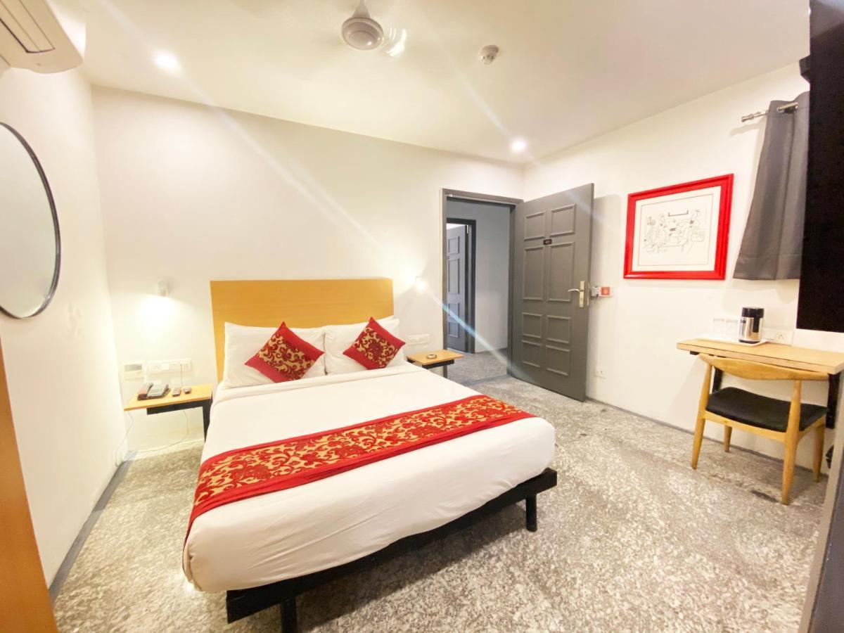 Hotel Golden Saffron By Qotel-Punjabi Bagh Нью-Дели Экстерьер фото