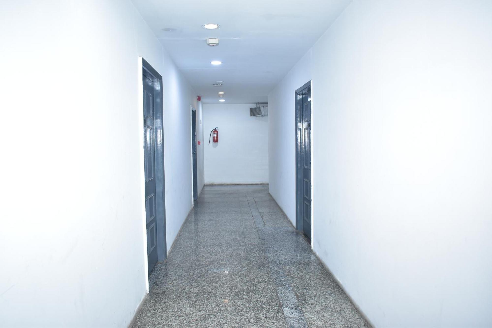 Hotel Golden Saffron By Qotel-Punjabi Bagh Нью-Дели Экстерьер фото