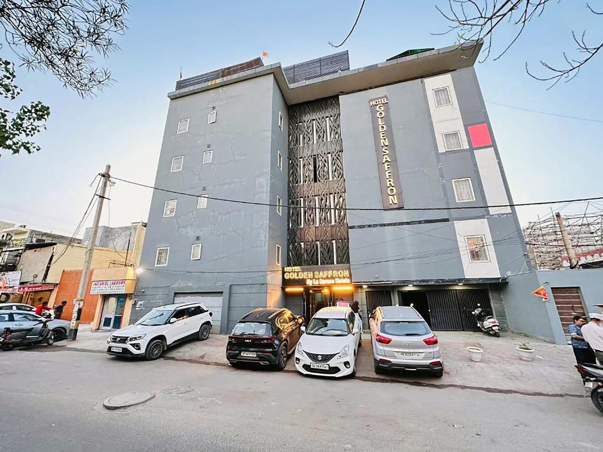 Hotel Golden Saffron By Qotel-Punjabi Bagh Нью-Дели Экстерьер фото