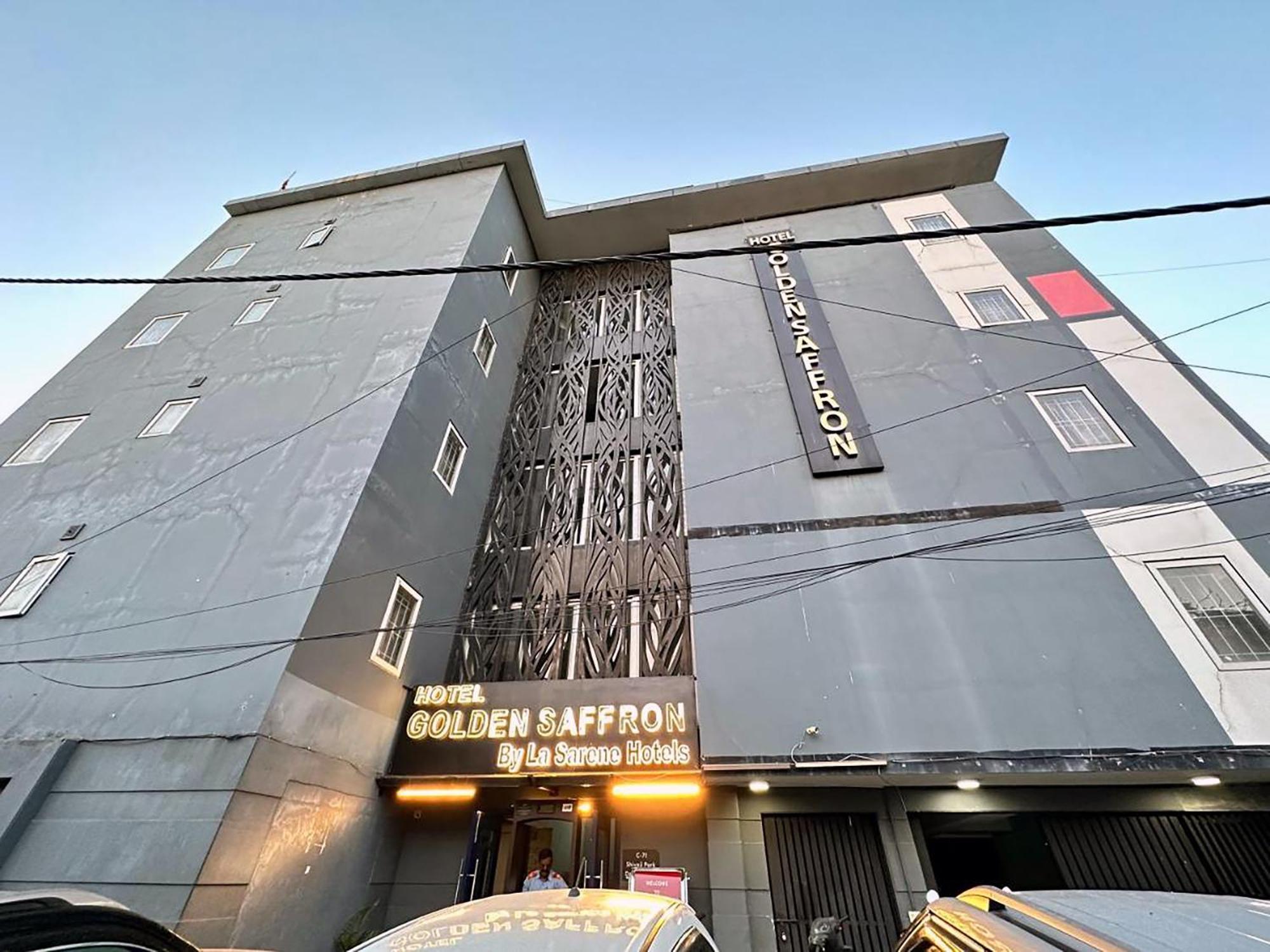 Hotel Golden Saffron By Qotel-Punjabi Bagh Нью-Дели Экстерьер фото