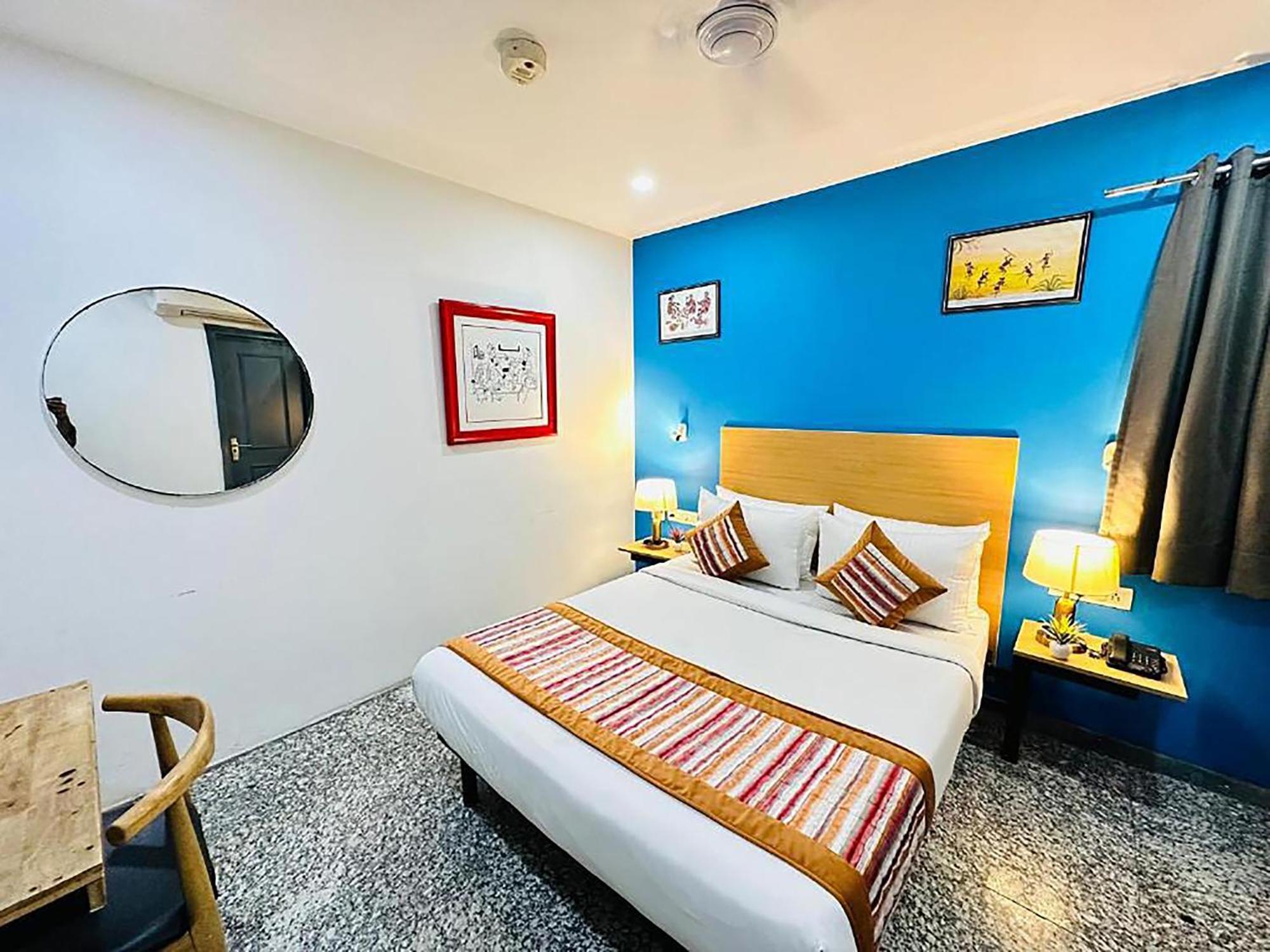 Hotel Golden Saffron By Qotel-Punjabi Bagh Нью-Дели Экстерьер фото