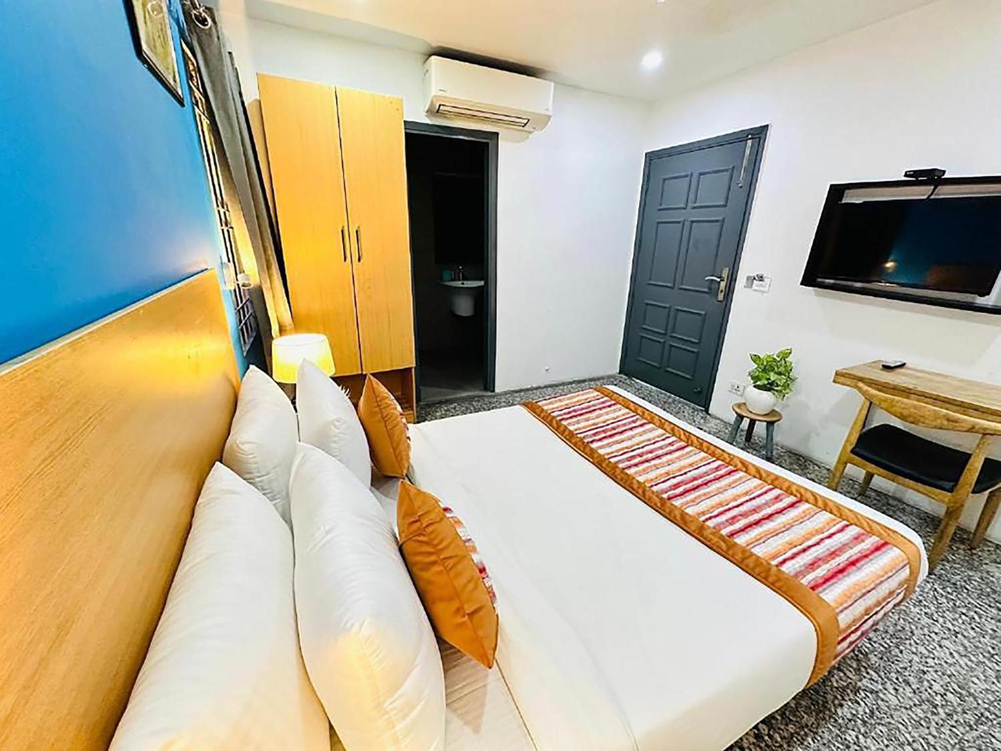 Hotel Golden Saffron By Qotel-Punjabi Bagh Нью-Дели Экстерьер фото