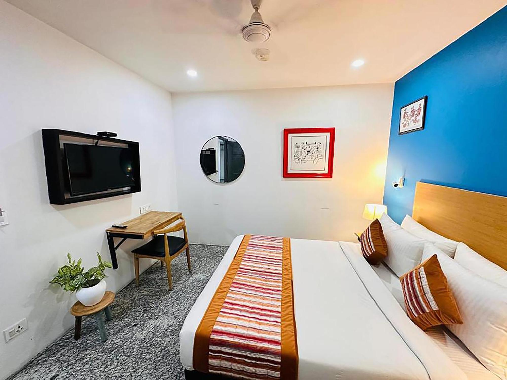 Hotel Golden Saffron By Qotel-Punjabi Bagh Нью-Дели Экстерьер фото